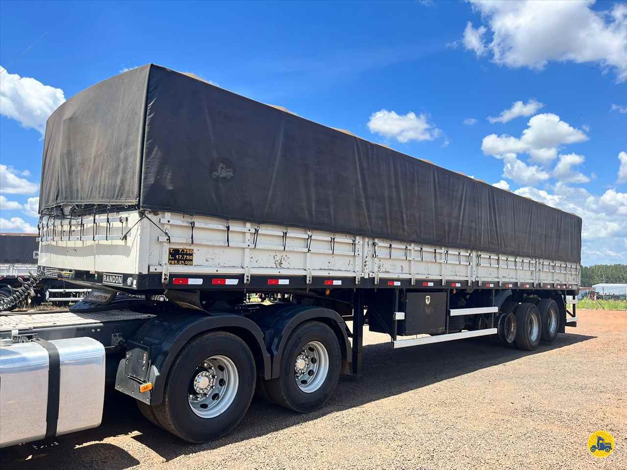 CARRETA SEMI-REBOQUE GRANELEIRO Rodorio Implementos Rodoviários - NOMA RIO VERDE GOIAS GO